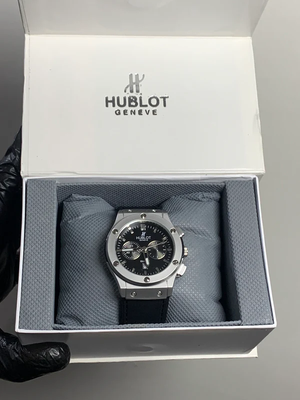 Hublot Classic Fusion Strap Mens Watch
