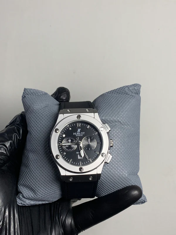 Hublot Classic Fusion Strap Mens Watch - Image 4